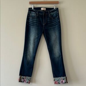 Driftwood Colette Size 28 Embroidered Cuff Botton 26” Inseam
Boho